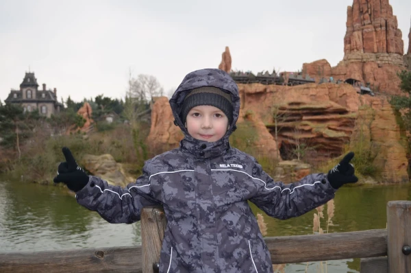 Frontierland. Аттракцион Большая гремящая гора