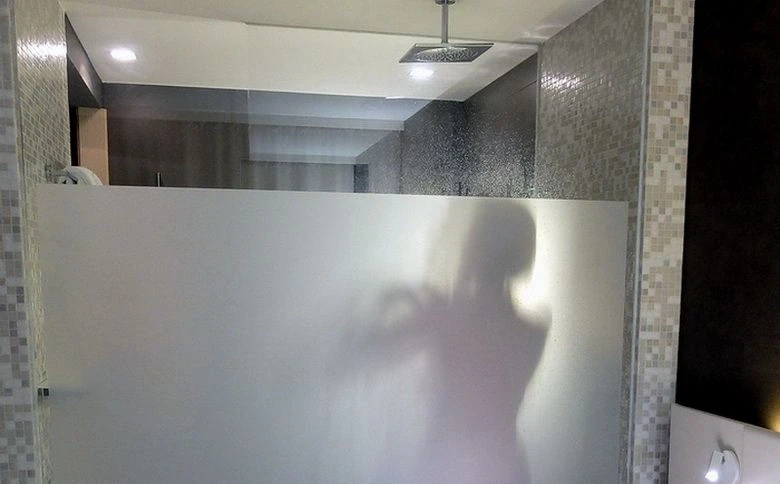 Из комнаты это выглядит примерно так ... 