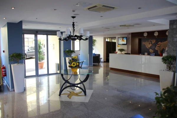 Отель Iberostar Bellevue 4*. Ресепшен корпуса Парк.
