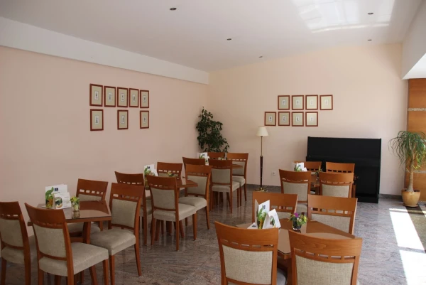 Отель Iberostar Bellevue 4*. В холле ресепшена корпуса Терраса.