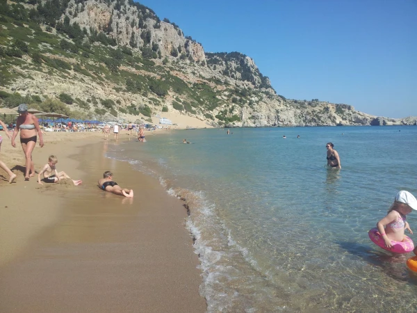 пляж Тсамбика справа