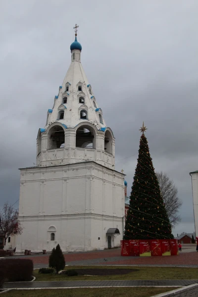 В москве в Коломенском стоит "дочка" этой колокольни