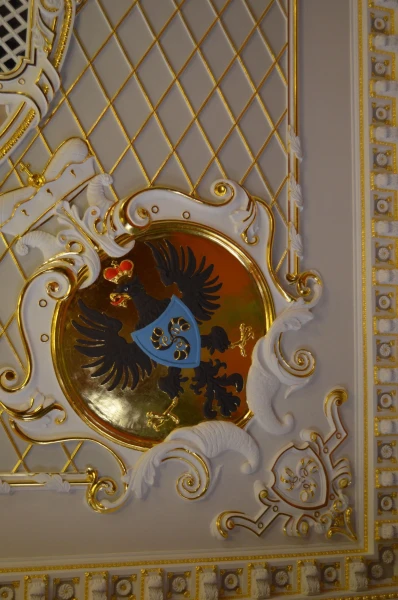Герб Радзивиллов на потолке