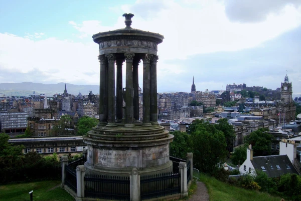 На холме Калтон-хилл (Calton Hill)
