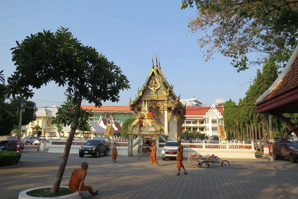 Wat Chai Mongkol, Паттайя