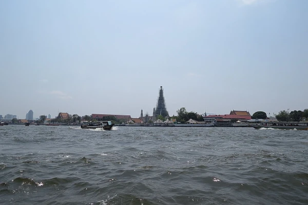 Бангкок, река Чаопрайя, храм Утренней Зари