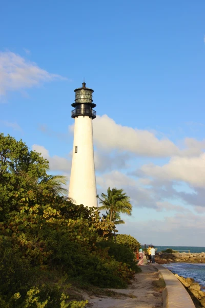 Остров Ки Бискейн. Парк Bill Baggs Cape Florida State Park. Маяк Cape Florida.