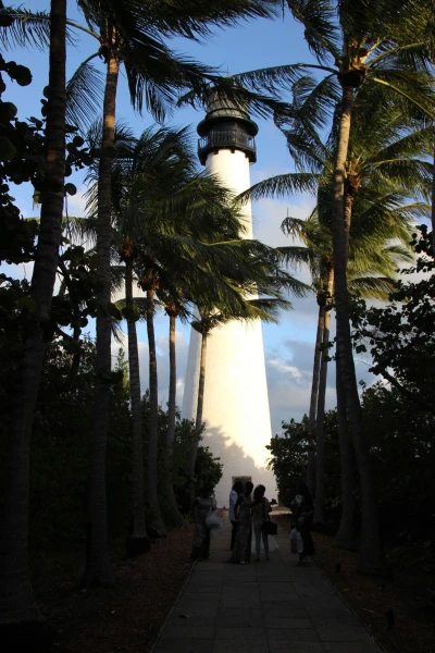 Остров Ки Бискейн. Парк Bill Baggs Cape Florida State Park. Маяк Cape Florida.