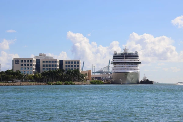 Штаб квартира Royal Caribbean в Майами.