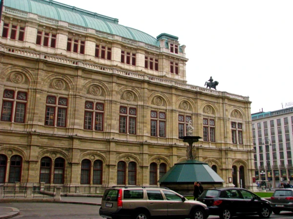 Здание Венской оперы