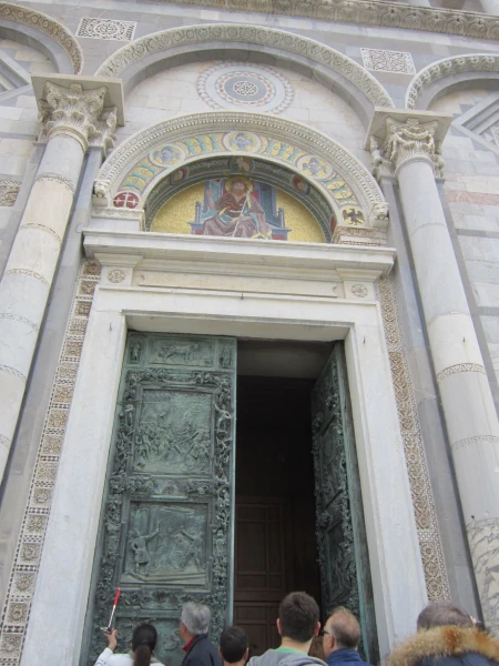 Вход в Дуомо