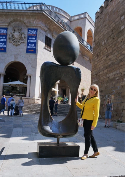 Monument a la dona, Joan Miró