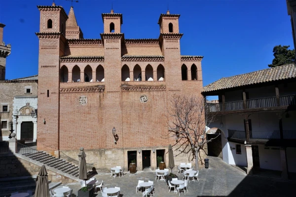 Pueblo Español - Испанская деревня