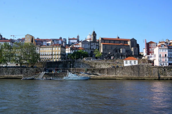 Igreja da Sao Fransisco. Вид с реки