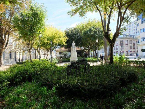 Если не ошибаюсь, это парк (сквер) Аламеда (Parque de A Alameda)  