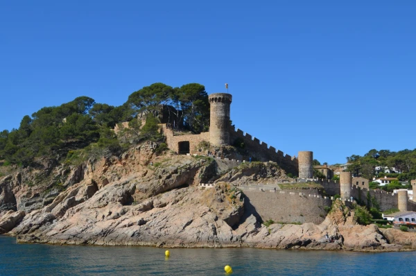 Крепость Vila Vella  вид с моря