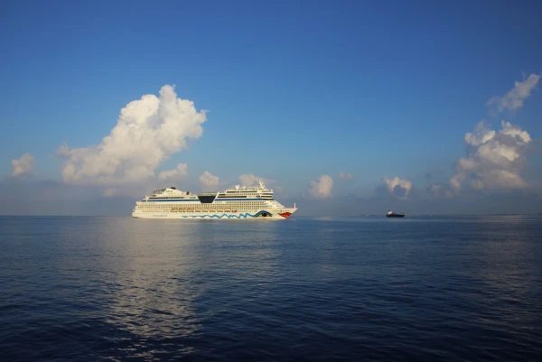 Вот и AIDA mar подошла.