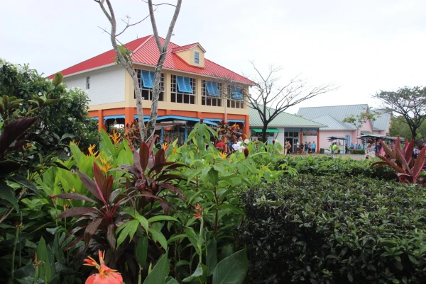 Круизный центр Mahogany Bay. 