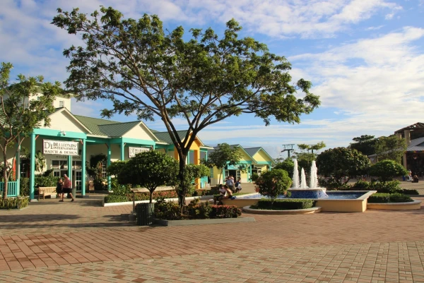 Круизный центр Mahogany Bay. Роатана (Гондурас).