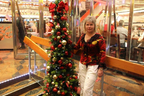 Лайнер Carnival Glory 4*. Ёлочное настроение.