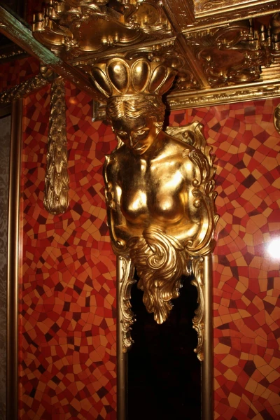 Театр Amber Palace.