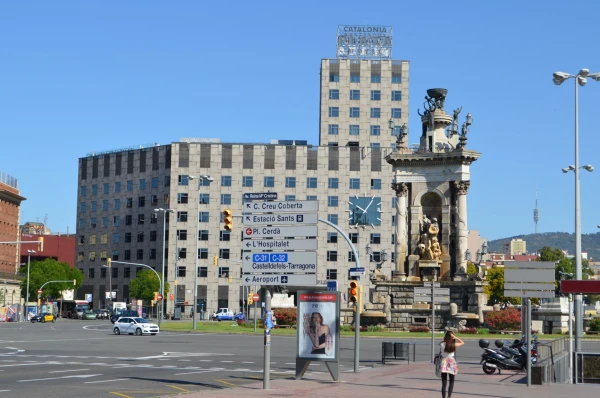Площадь Испании (Plaza de Espana)