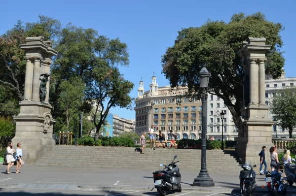 Площадь Каталонии