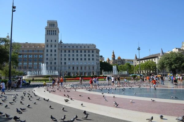 На площади Каталонии