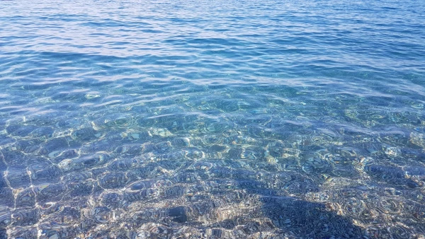 очень прозрачная вода