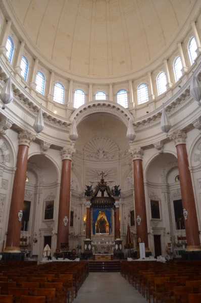 В Базилике Кармельской Богоматери (Basilica of Our Lady of Mount Carmel)
