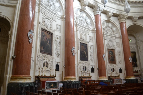 В Базилике Кармельской Богоматери (Basilica of Our Lady of Mount Carmel)