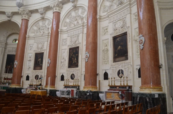 В Базилике Кармельской Богоматери (Basilica of Our Lady of Mount Carmel)