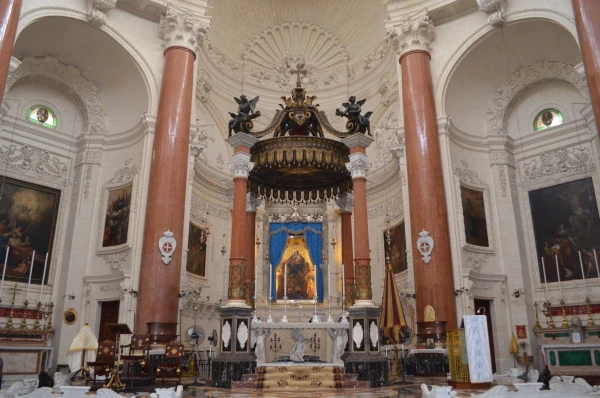В Базилике Кармельской Богоматери (Basilica of Our Lady of Mount Carmel)