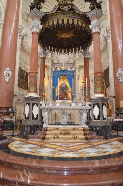 В Базилике Кармельской Богоматери (Basilica of Our Lady of Mount Carmel)