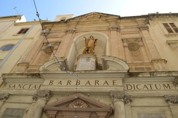 Репаблик стрит. Церковь Святой Варвары (St.Barbara)