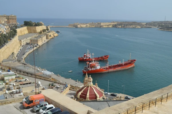 Вид на Grand Harbor из Верхних садов Баракка 