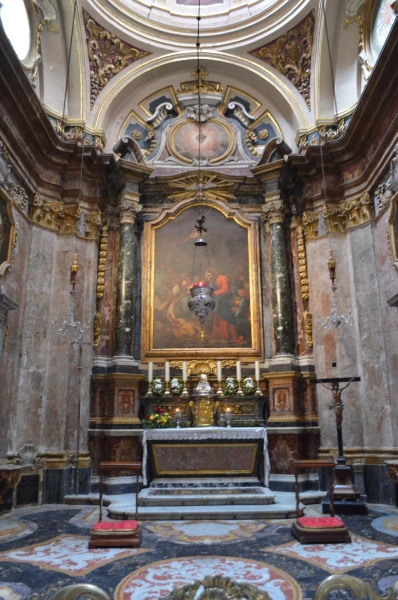 В Церкви Кораблекрушения святого Павла (Collegiate Church of St. Paul’s Shipwreck)