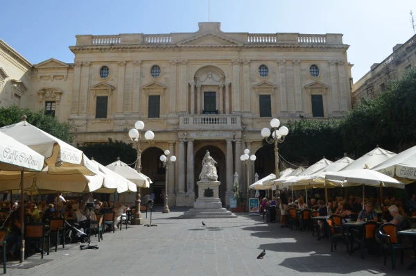 Национальная библиотека Мальты (National Library of Malta)