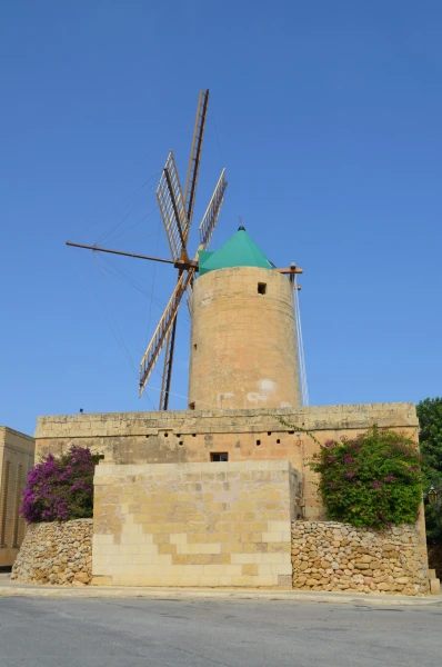 г. Шара. Мельница Та Кола (Ta Kola Windmill)