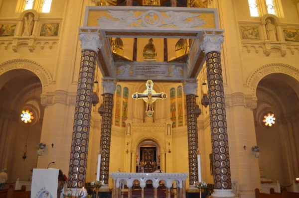 В Церкви Та Пину (Ta Pinu Sanctuary)