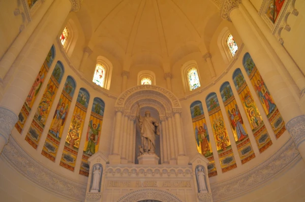 В Церкви Та Пину (Ta Pinu Sanctuary)