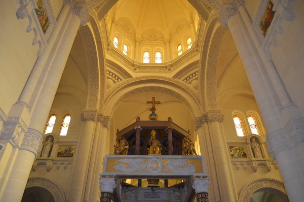 В Церкви Та Пину (Ta Pinu Sanctuary)