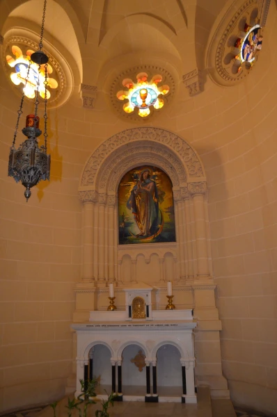 В Церкви Та Пину (Ta Pinu Sanctuary)