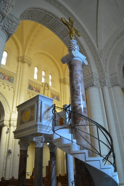 В Церкви Та Пину (Ta Pinu Sanctuary)