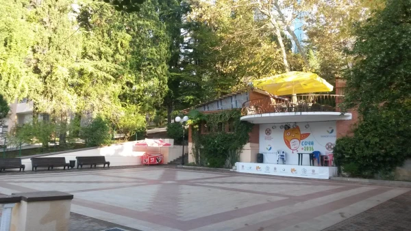 Площадка перед столовой