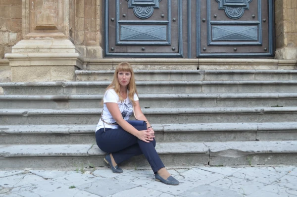 У входа в Церковь Святого Петра (Duomo Di San Pietro)