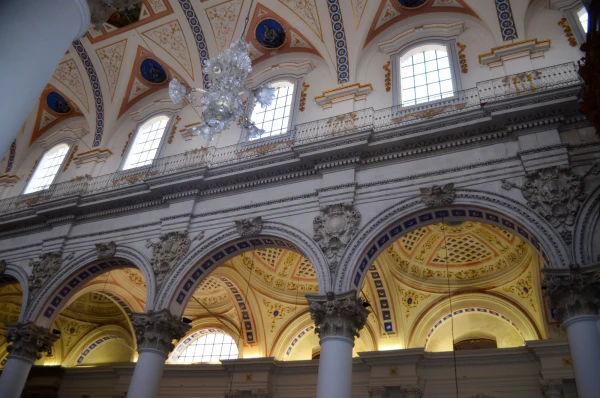В Церкви Святого Петра (Duomo Di San Pietro)