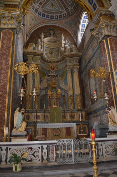 В Церкви Святого Петра (Duomo Di San Pietro)