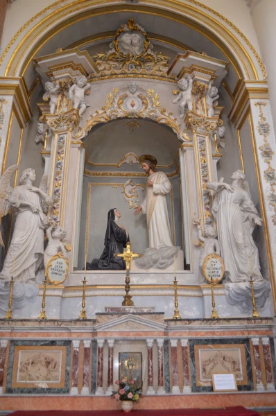 В Церкви Святого Петра (Duomo Di San Pietro)