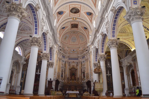 В Церкви Святого Петра (Duomo Di San Pietro)